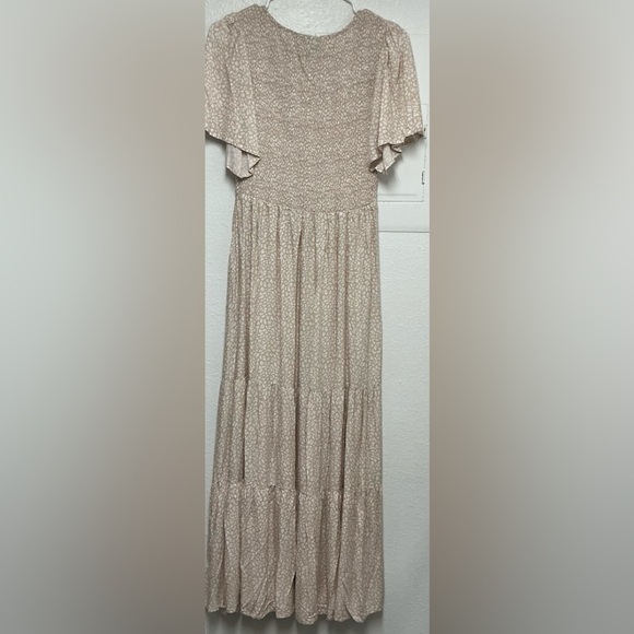 Zesica Tan Brown Tiered A-Line Maxi Dress for Casual Wear - Picture 3 of 8